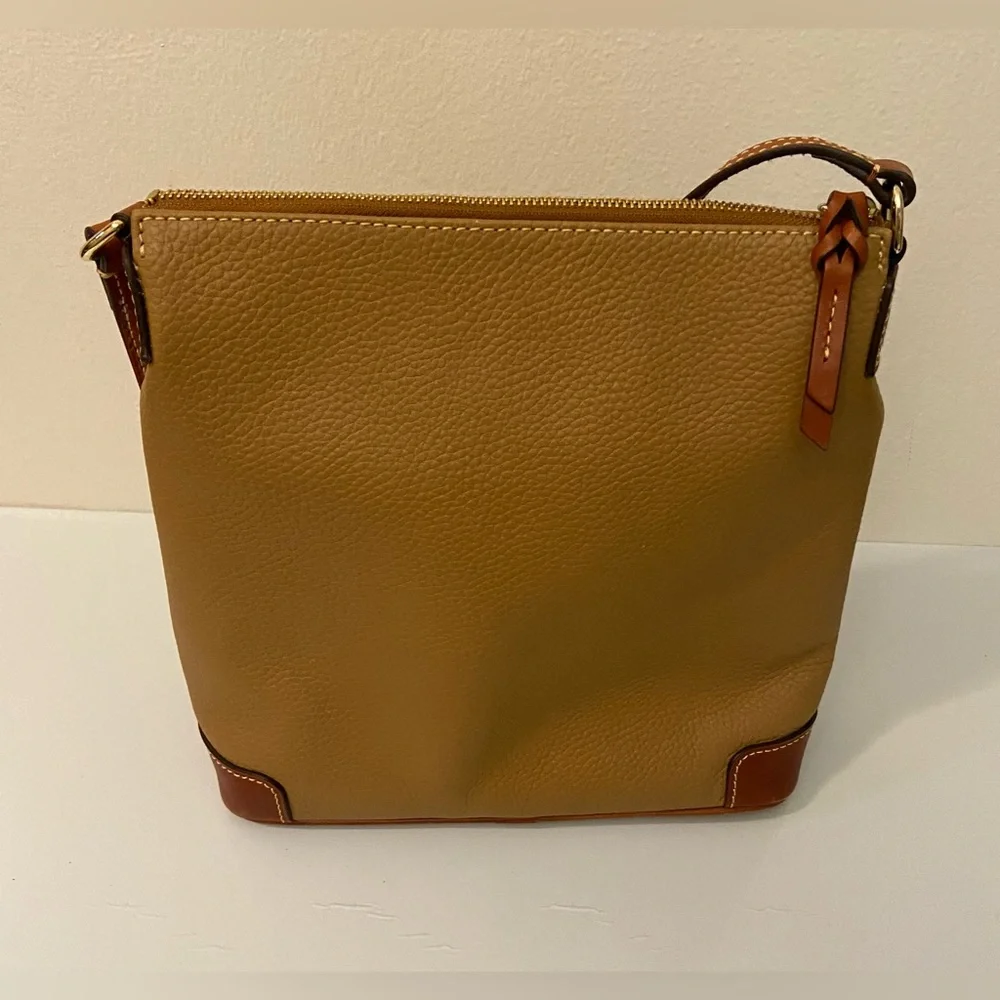 Dooney & Bourke Beige shoulder Bag Mint‎